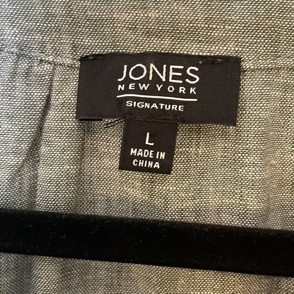 Jones New York blue, 3/4 sleeve, popover tunic. Size L - Picture 2 of 5